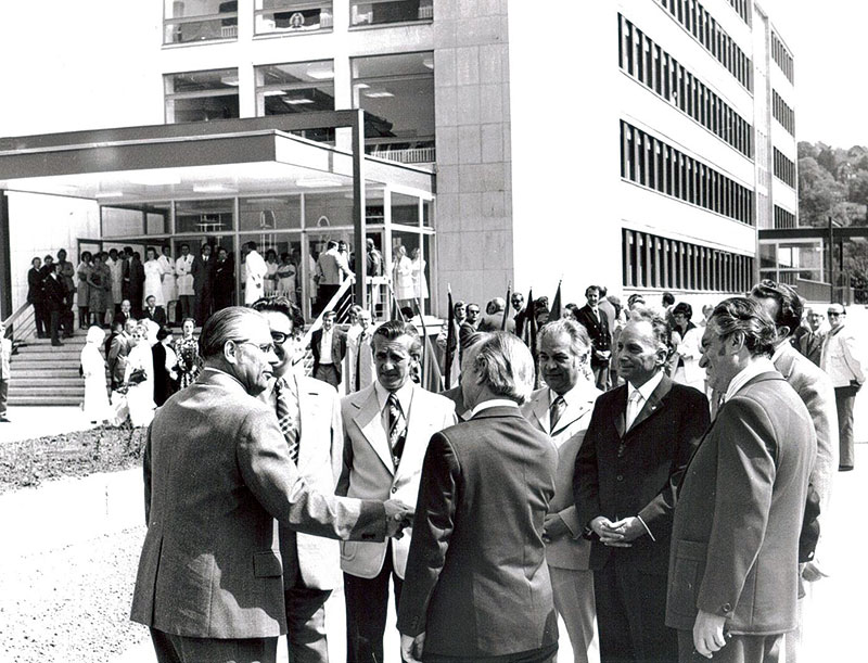 Poliklinik Blasewitz, Eröffnung des Hauptgebäudes 1976